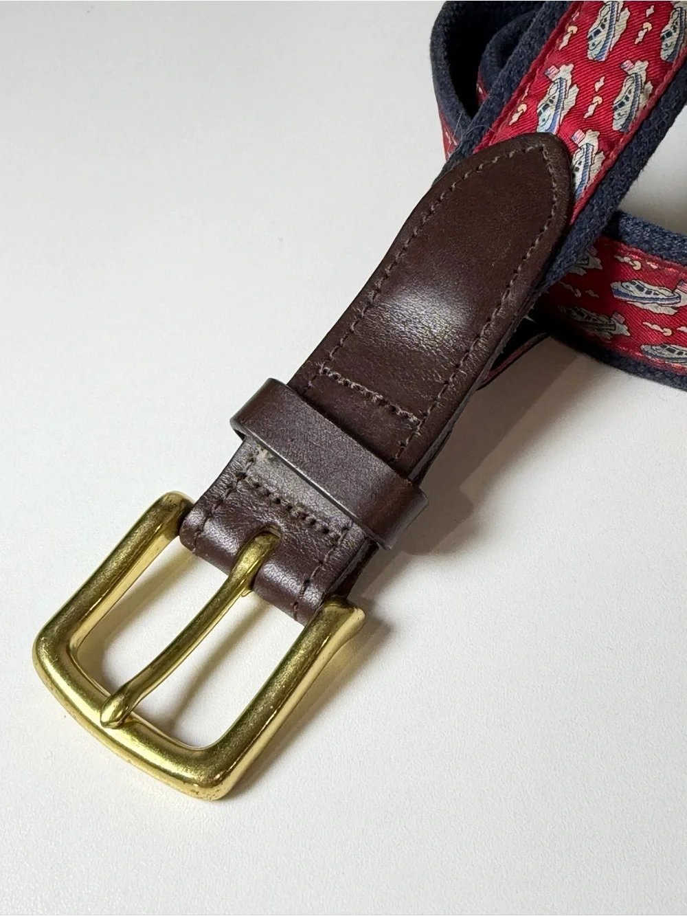 Vineyard Vines 32W Sailing Boat Red and Navy All Over Print Pattern Belt Preppy